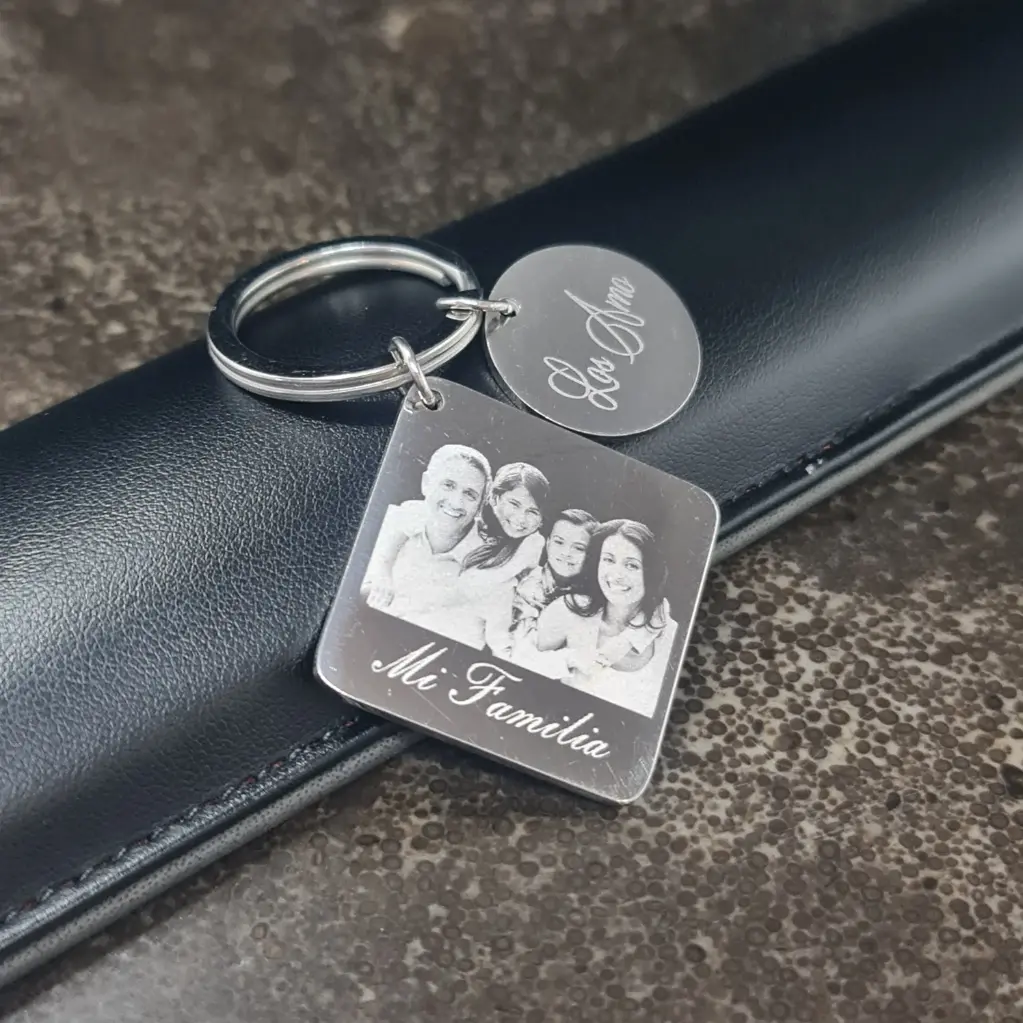 Llavero acero inox. Cuadrado y Redondo