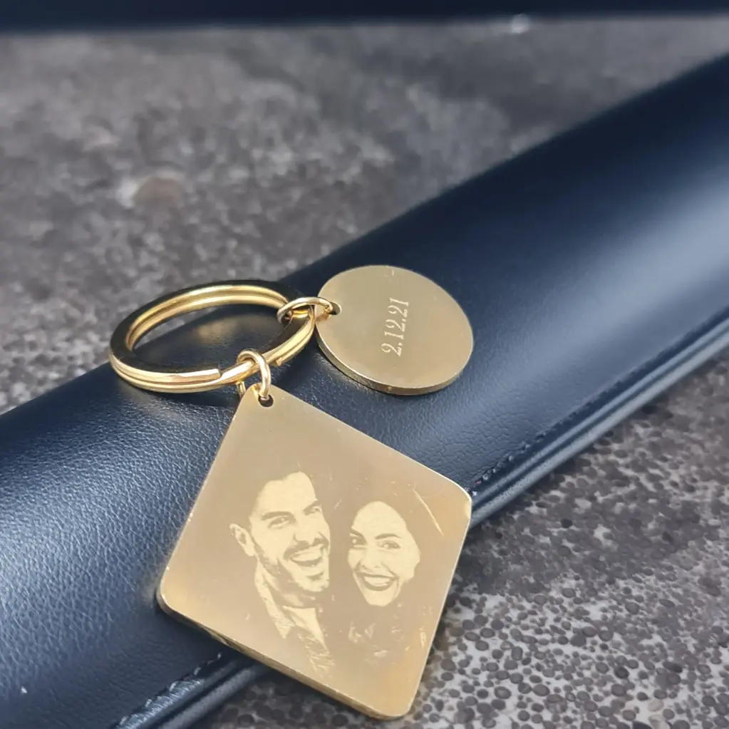 Llavero acero inox. Cuadrado y Redondo