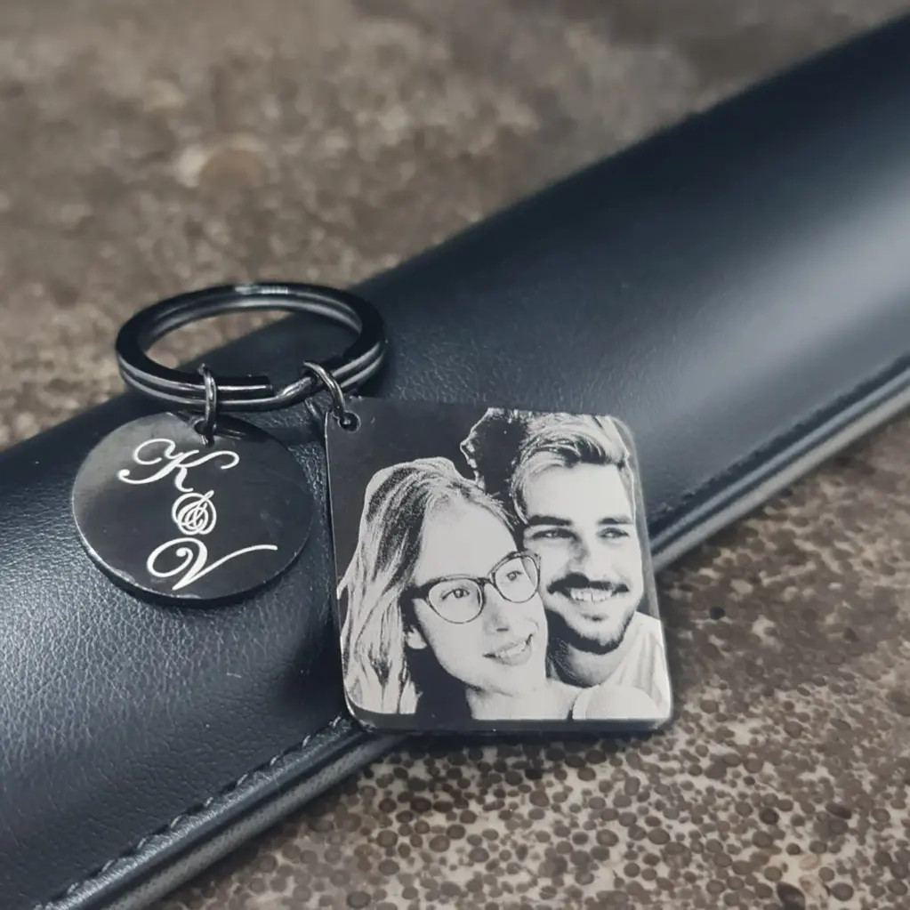 Llavero acero inox. Cuadrado y Redondo