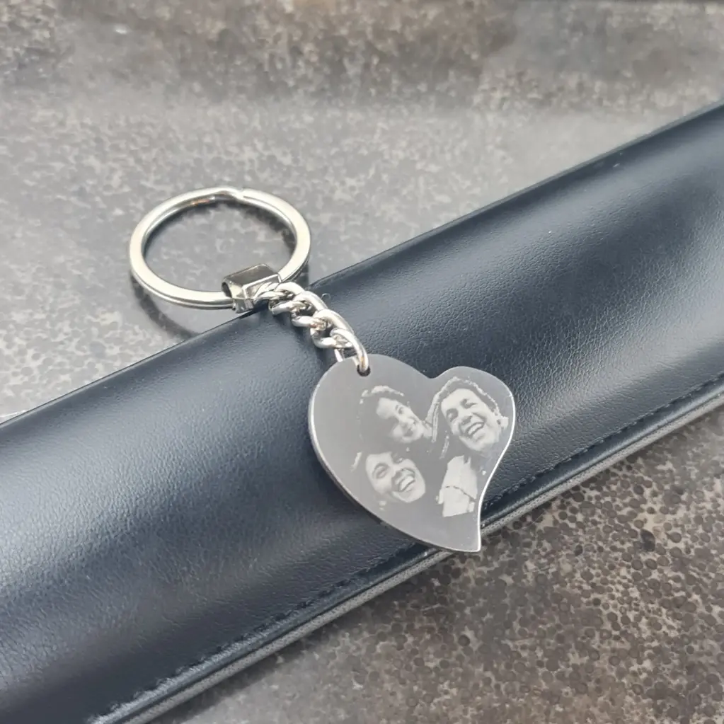 Llavero con Dije Corazon Caido pulido espejo ac. Inox grande 28mm