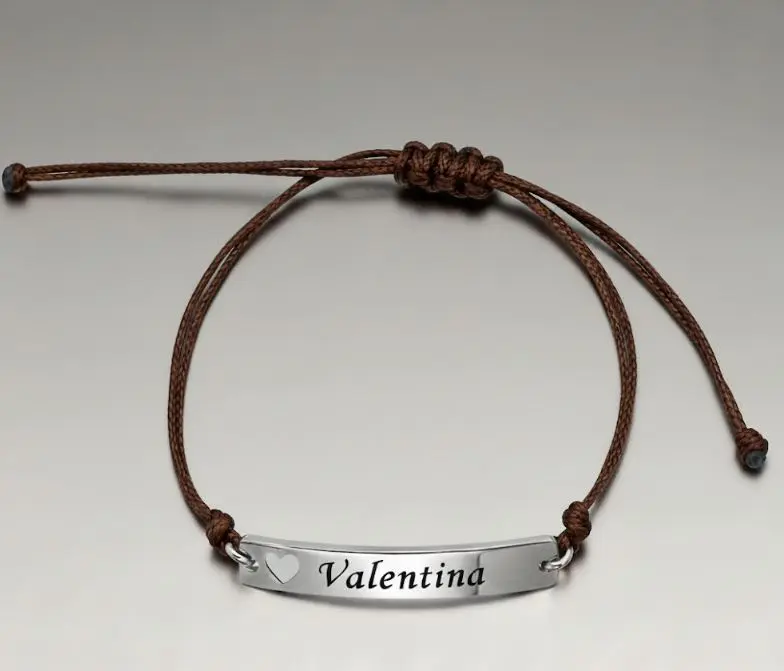 Pulsera hilo sintetico delgado simple color cafe con terminacion de aro metal