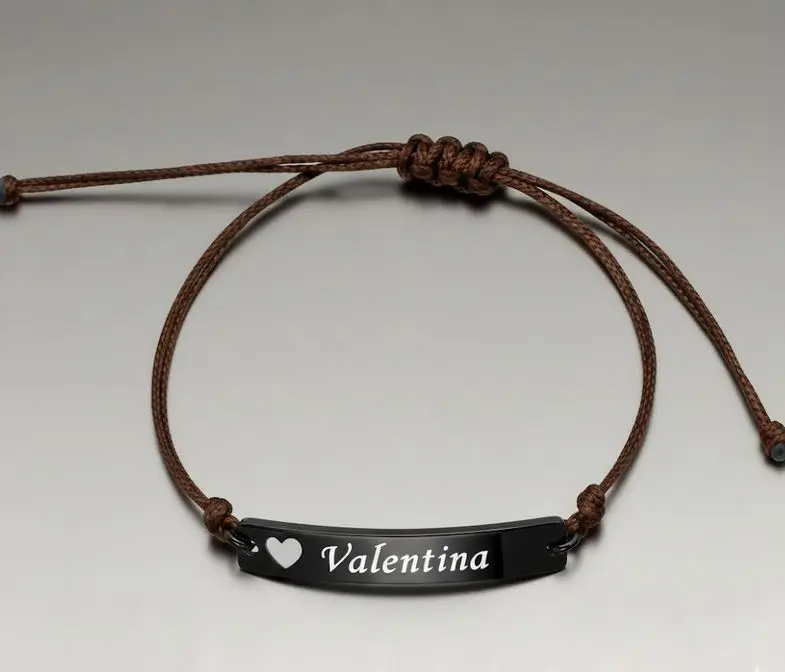 Pulsera hilo sintetico delgado simple color cafe con terminacion de aro metal