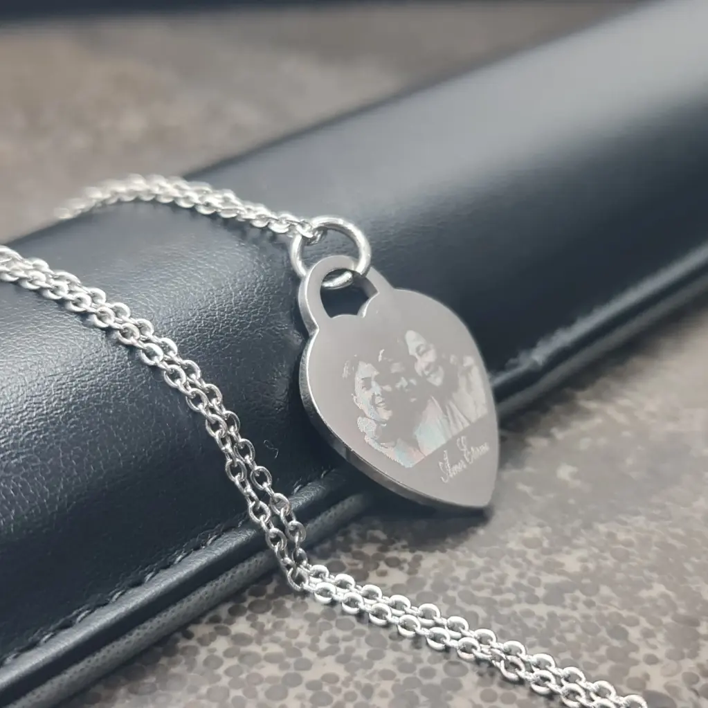 Cadena con Dije Corazon Tiffany pulido espejo ac. Inox mediano 25mm