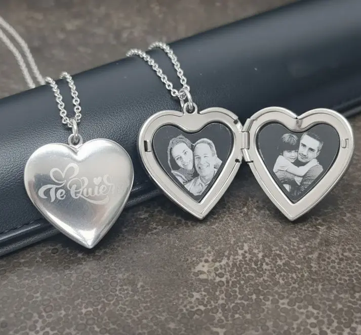 Cadena con Relicario Corazón mediano liso de Acero inoxidable 25mm