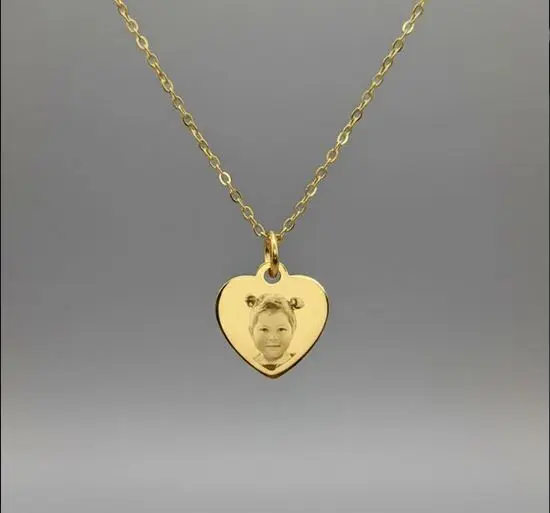 [X-DIAX-053DR-01] Cadena con Dije Corazon Clasico pulido espejo ac. Inox pequeño 16mm (Dorado)