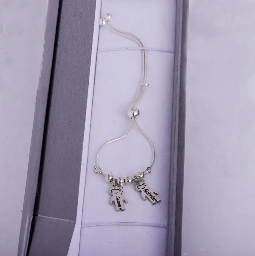 Pulsera Dama estilo snake suave 1mm Plata 9.25 con broche ajustable (Bolita deslizante) 21.5cm largo con dijes niños colgantes 