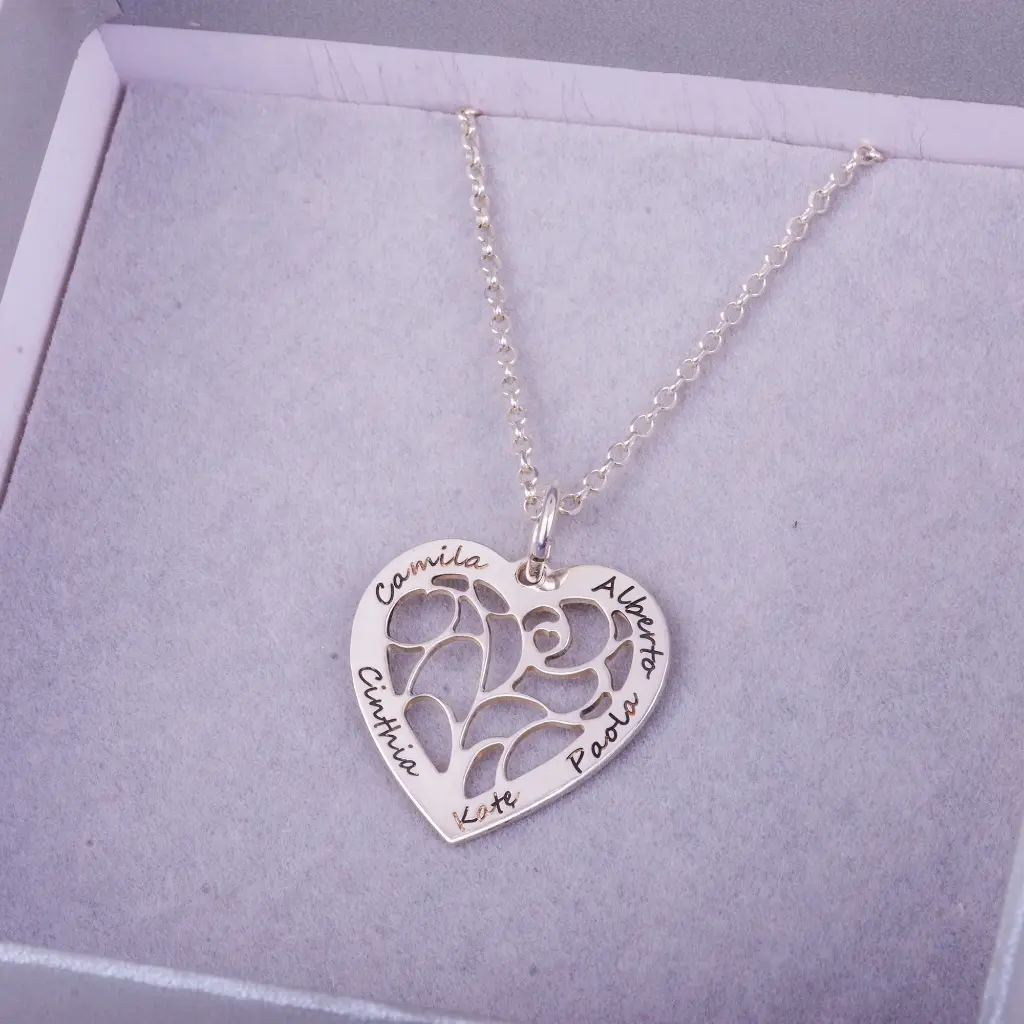 Cadena con Dije Corazón Clásico De Plata Estilo Rama pulido espejo de plata 9.25