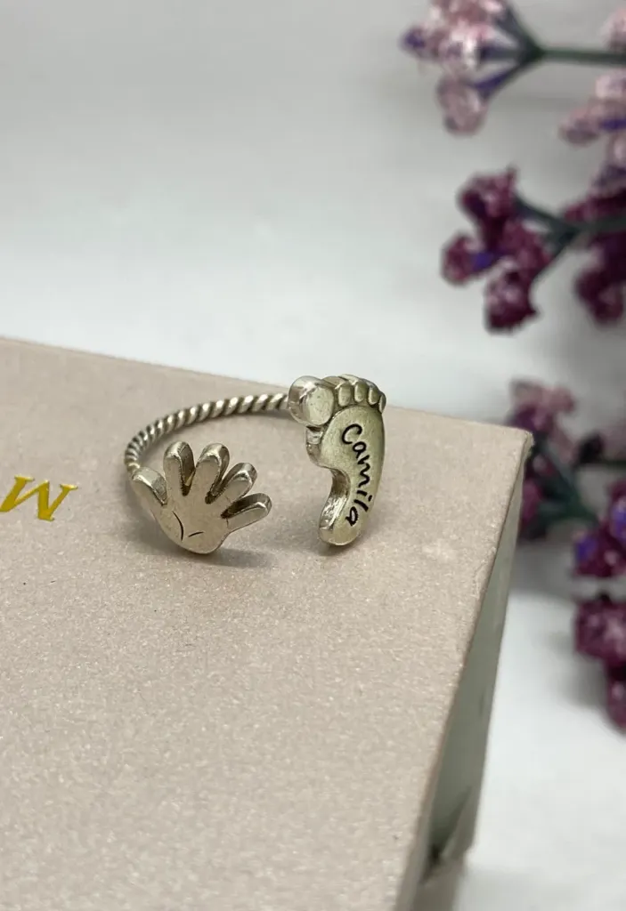 Anillo De Plata diseño huellas manos y pies personalizado