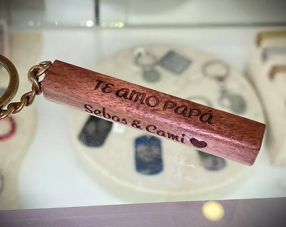 [G-LLMA-001CF] Llavero en Cubo rectangular Madera 4 caras -12cm Personalizable